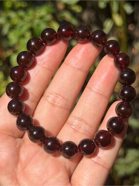 9mm Handcrafted Dark Red Garnet Bead Stretch Bracelet 2464
